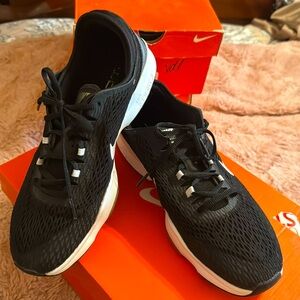 Nike Black & White Tennis Shoes.